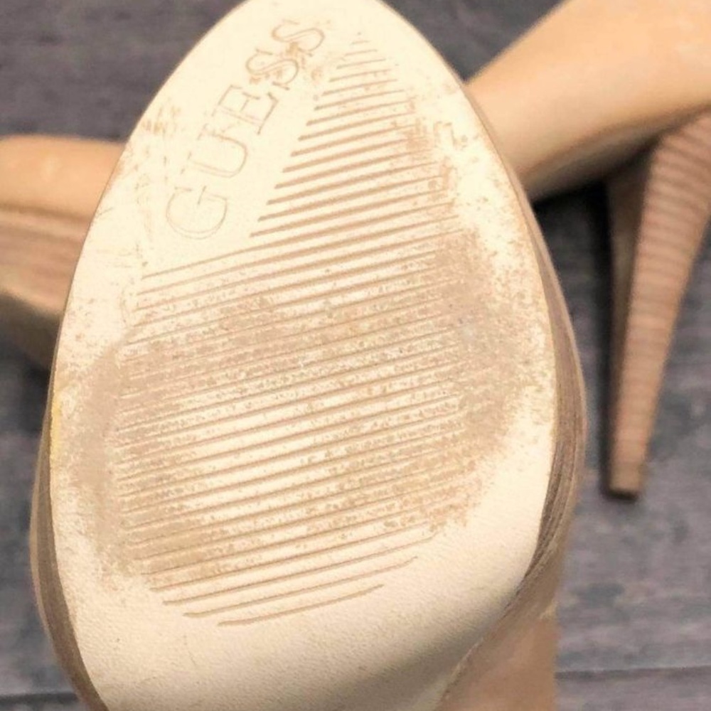 Guess Tan Pumps in mint condition - Picture 3 of 4
